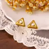 Pendientes de Perla Otoño e Invierno Pendientes Geométricos de Corazón Versátiles Nicho de Gama Alta Lujo Ligero Exquisitos Pendientes Metálicos para Mujer