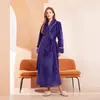 Roupão de Banho Longo de Pelúcia Novo Estilo Inverno 2026 para Mulheres, Tamanho Grande, Adequado para Hotéis, Salões de Beleza, Pijamas Casuais Estilo Europeu e Americano