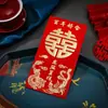 Envelopes vermelhos de Ano Novo com folha de ouro, auspiciosos para o Festival da Primavera, casamentos e celebrações de inauguração de casa, apresentando um design de mil yuans, e envelopes vermelhos para crianças para o Ano Novo