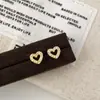 Pequeños y Exquisitos, Versátiles para el Uso Diario, Pendientes de Botón con Forma de Corazón Completamente Incrustados de Diamantes de Alta Gama, Lujo Ligero, Estilo de Viaje de Nicho, Pendientes con Diseño Personalizado