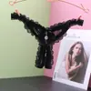 Tanga Sexy de Encaje con Abertura en la Entrepierna para Mujer de Cintura Baja, Malla Transparente, Colgante Gratis, Ropa Interior de Tentación Japonesa