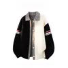 Cárdigan de punto con bloques de color para hombre, nuevo estilo de otoño, suéter casual con bloques de color, mangas con estampado de moda, camisa de punto abotonada