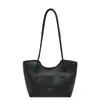 A bolsa tote retrô popular deste ano para mulheres, novo estilo de verão 2026, bolsa de ombro color block, bolsa de axila para o dia a dia