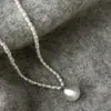 Colar de Bola Prata Escovada Estilo Doce Frio Colar de Corrente para Clavícula Pérola Feminino Luxo Leve Nicho Alto Padrão