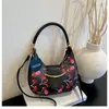 Bolsa feminina de comércio exterior transfronteiriço, bolsa de ombro da moda com estampa de letras, novo modelo 2026, bolsa de ombro e transversal com textura PU