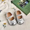 2025 Sapatos de Princesa com Laço para Meninas Prata Sapatos de Bebê para Menina Sola Macia Sapatos para Bebê Sapatos de Couro Infantil Crianças