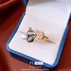 Anel Aberto Pena de Pérola Banhado a Ouro Real 18K, Toque de Luxo Leve e de Alto Padrão, Anel para o Dedo Indicador, Joia Exquisita Moderna e Versátil