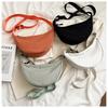 Renderizados de Diseño GratuitosBolsa de Empanada con Logo Personalizado de Amazon, Bolso Cruzado, Bolso de Hombro, Bolso de Lona de un Solo Hombro