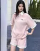 Conjunto Esportivo Casual Estilo College para Mulheres, Estilo Coreano de Verão, Estilo Salgado, Petite High Street Solto Shorts de Manga Curta Conjunto de Duas Peças