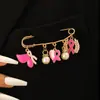 Broche Colgante de Mariposa Rosa Corazón de Melocotón Cinta Hermana Cuidado de Senos Europeo y Americano Transfronterizo Broche de Perla Blanca