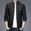 Chaqueta de Trabajo para Hombre Cool de Tela Rígida, Bolsillos de Trabajo Claramente Capas, Fácil de Poner