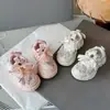 Zapatillas para Niñas 2026 Primavera y Otoño Nuevo Diseño de Mariposa Zapatos Tipo Papá para Niños Mayores Transpirables Casuales Modernas Zapatos para Bebé
