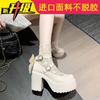 Sapatos Brancos de Salto Alto para Mulheres Estilosos 2025 Verão Novo Estilo Impermeáveis Plataforma Aumento de Altura Doce Laço Mary Jane Couro