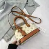 Bolsa de Concha Presbiópica Retrô Bolsa de Mão Moda Outono e Inverno 2025 Nova Bolsa de Ombro Transversal Exportação Europeia e Americana Transfronteiriça