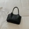 Bolsa de grande capacidade com padrão trançado, novo estilo do início do outono de 2026, sensação descontraída, bolsa tote de cor sólida, bolsa de ombro moderna para o dia a dia, tendência