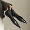 Versão em Pele de Cordeiro~Estilo Minimalista Bico Fino Sapatos Femininos Baixo Aumento Interno Altura Sapatos Únicos Femininos 2026 Novos Versáteis para Trabalho e Deslocamento