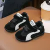 Zapatos Infantiles 2025 Otoño Nuevo Estilo Tenis de Malla Transpirable para Niños Zapatos para Caminar de Suela Suave para Niñas Estilo Coreano Versátiles para Primavera y Otoño