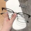 53 Armações de Óculos Masculinas Modernas e Tendência Business Casual Meio Aro Atacado Óculos Danyang Podem Ser Personalizados com Lentes de Grau