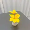 Planta Mini Maceta de Flor de Lirio Tejida a Crochet con Hilo Hecha a Mano Transfronteriza, Decoración de Escritorio de Casa Coche Regalo, Planta Artificial en Maceta