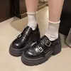 Brogues Esculpidos Retrô Sapatos Pequenos de Couro Femininos 2026 Nova Primavera Versátil Estilo Britânico Tendência Cool Brogues Sapatos de Couro