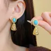 Brincos Florais Vintage Retrô com um Toque de Luxo Leve e High-End, Design de Tarraxa com Franjas, Brincos Versáteis Atacado
