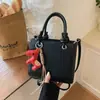 2026 Nova Bolsa Quadrada Pequena Estilo Coreano para Mulheres, Bolsa Transversal Estilosa, Bolsa de Mão Fashion, Bolsa de Ombro Simples e Única
