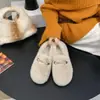Sapatos de algodão para exterior, com sola plana, forro de fleece, estilo coreano, 2026, com fivelas de metal, estilo preguiçoso, outono/inverno, sapatos peludos, novo design fechado para mulheres