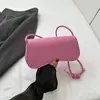 Bolsa de axila de texto de nicho Ins 2024 Verano Color Sólido PU Bolsa Cuadrada Pequeña Bolso de Hombro para Viajes Diarios Bolso Cruzado Bolso de Mano