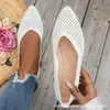 Sapatos de Malha Vazados Respiráveis e Leves para Mulheres de Tamanho Grande, Cor Sólida, Bico Fino, Sola Lisa, Sola Macia, Comércio Exterior