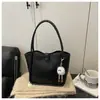 Bolso de Hombro para Mujer 2025 Estilo Vintage Casual Accesorio Nuevo Moda de Gran Capacidad para Viajes Diarios Color Sólido
