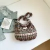 Moda de Inverno 2025 Nova Bolsa de Ombro Estilo Coreano Bolsa Tote de Grande Capacidade de Alto Valor Bolsa de Ombro Simples para o Dia a Dia