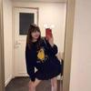 Sudadera de Diseño Estilo Coreano con Estampado de Pera Cuello Redondo Hombro Derecho para Mujer Otoño e Invierno Holgada Talla Grande Terciopelo Engrosado Top de Moda