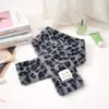Bolsa de Cosméticos Transfronteiriça, Grande Capacidade, Bolsa de Higiene Pessoal Portátil de Pelúcia de Alta Qualidade, Bolsa de Armazenamento para Viagem com Estampa de Leopardo, Cachecol Quente