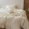Conjunto de quatro peças em gaze dupla de algodão macio estilo francês e feminino com renda doce e flores bordadas, roupa de cama de gaze 100% algodão para todas as estações