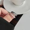 Anillo de plumas de comercio electrónico transfronterizo, estilo retro, con personalidad de moda para hombres y mujeres, anillo abierto de aleación con plumas negras hervidas.