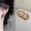 Lujo Ligero de Nicho Sentido de Alta Gama Dibujo de Hilo Mate Anillo Liso Colgante Pendientes Moda para Mujer Combinan con Todo Elegantes Pendientes de Pin de Plata Cierres de Pendientes