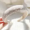 Faixa de Cabeça Pequena Perfumada Estampada em Relevo para Mulheres Estilo Coreano Renda Romântica Aumento do Topo Craniano Três-Dimensional Headband Acessórios de Cabelo Bordados Japoneses e Coreanos