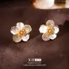 Brincos de Camélia Assimétricos com Zircônia Prateada Estilo Coreano Simples Doces Brincos de Flor Simples Leve Luxo