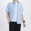 Camisa de Manga Corta para Hombre Verano Color Sólido Bolsillo Casual Camisa para Hombre Moderna Coreana Versátil Negra Blanca