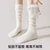 Calcetines apilados con zapatos de cuero pequeños, calcetines blancos de media pantorrilla para mujer de primavera y otoño, calcetines largos de lana con volantes de encaje estilo JK, perfectos para combinar con botas