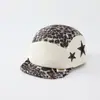 Gorro para Bebé de 1-3 Años 2026 Otoño/Invierno Pana Estampado de Leopardo Ala Suave Gorra de Béisbol Gorra Plana Infantil de Estrella de Cinco Puntas