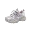 Tênis Esportivo Infantil 2026 Primavera/Outono Novos Sapatos Casuais para Meninas Pequenas Solado Macio Tênis Pai Tênis Infantil com Laço Infantil
