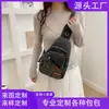 Nueva bolsa de pecho de mezclilla lavada transfronteriza, moderna y versátil, multibolsillo, bolsa cruzada deportiva casual vintage, personalizable