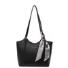 Bolsa Tote de Grande Capacidade de Luxo Feminina 2026 Nova Moda Bolsa Feminina Versátil para o Dia a Dia Bolsa de Ombro Cor Sólida Yuezi