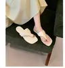Em estoque, envio direto, couro macio, absolutamente lindas, sandálias de dedo com tira para o dedo do pé, femininas, para usar ao ar livre, novo estilo de verão 2026, casual, praia, chinelos de dedo