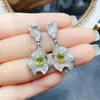 Venta al por mayor de fábrica Populares Pendientes de Peridoto Natural Plata S925 Incrustados Piedra Principal 4*6 Joyería de Lujo Venta Directa de Fábrica