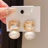 Brincos de Cubo de Açúcar Prata Agulha Luxo Leve, Brincos de Estilo Nicho com Sensação de Alto Padrão, Modernos e Versáteis, Acessórios de Orelha de Pérola Estilo Palácio
