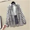Camisa Xadrez Feminina Primavera e Verão 2023 Nova Estilo Coreano Solta Manga Três Quartos Jaqueta Proteção Solar Top Estilo Muito Feérico