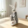 Enfeite de resina de coelho listrado nórdico para pais e filhos, decoração de mesa de coelho mãe e filho, enfeite de coelho para decoração de Páscoa