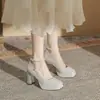 Zapatos de plataforma de tacón alto grueso con punta cuadrada de una sola capa Jinqi RY9002 para mujer 2024 nuevos tacones altos con cadena de perlas para mujer primavera y otoño